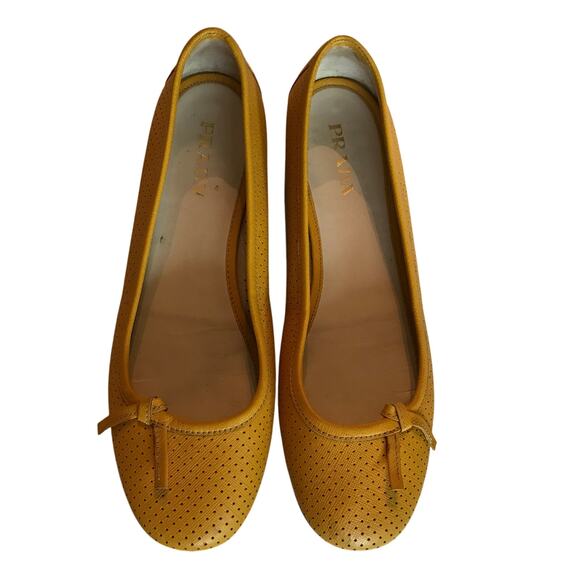 Prada Shoes Womens Leather Round Toed Ballet Flat Mustard Yellow Made Italy 40 6 - Picture 1 of 13